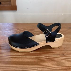 NWB Swedish Hasbeens Mary Jane 36